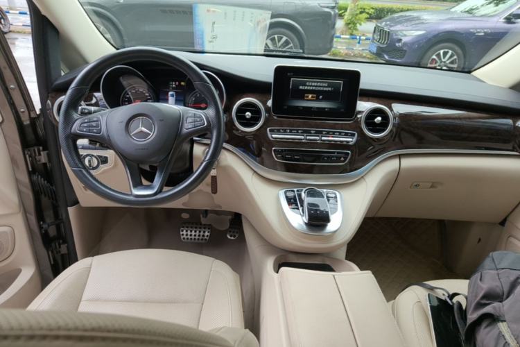 Used Mercedes-Benz V-Class 2018 V 260 Prestige Edition China VI Center Console