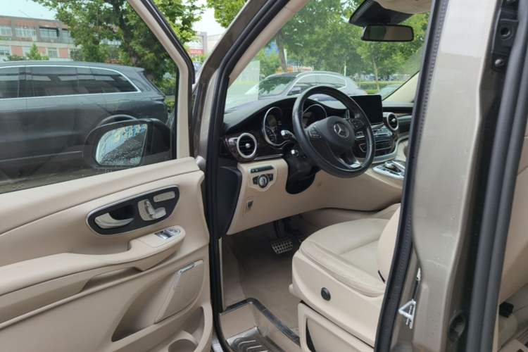 Used Mercedes-Benz V-Class 2018 V 260 Prestige Edition China VI Driver Seat