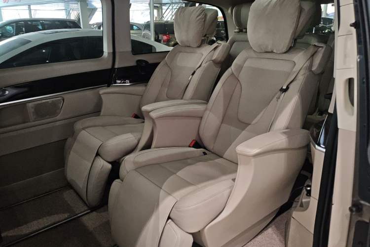 Used Mercedes-Benz V-Class 2018 V 260 L Prestige Extended Version China V Interior 4