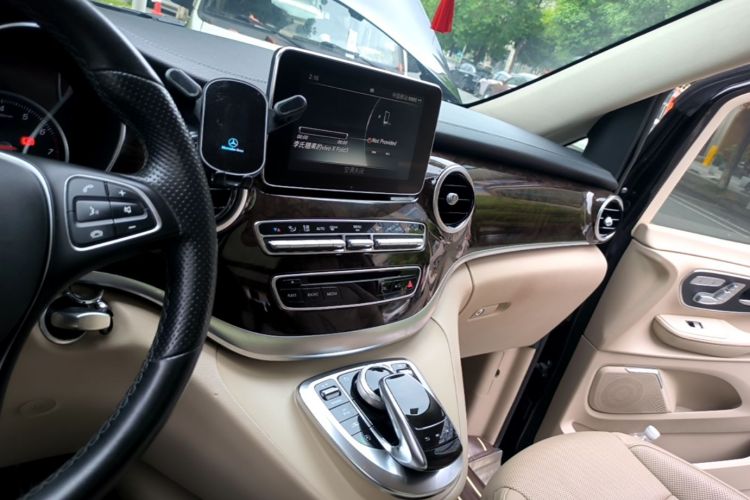 Used Mercedes-Benz V-Class  Audio And AC Panel
