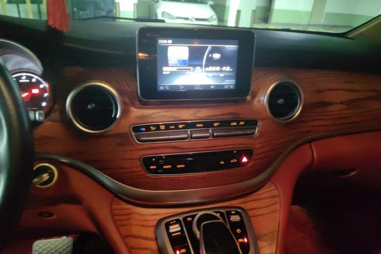 Used Mercedes-Benz V-Class  Audio And AC Panel
