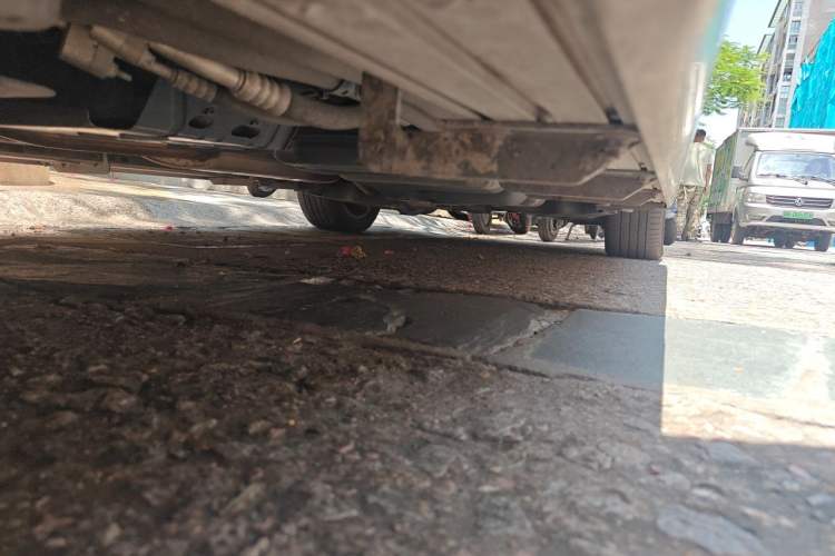 Used Mercedes-Benz V-Class  Chassis Front Left