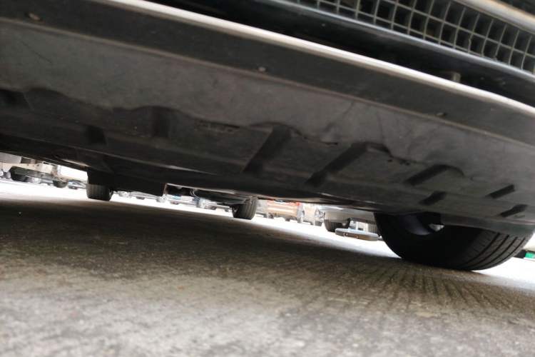 Used Mercedes-Benz V-Class 2019 V250 2.0T Standard Extended Middle East Chassis Front