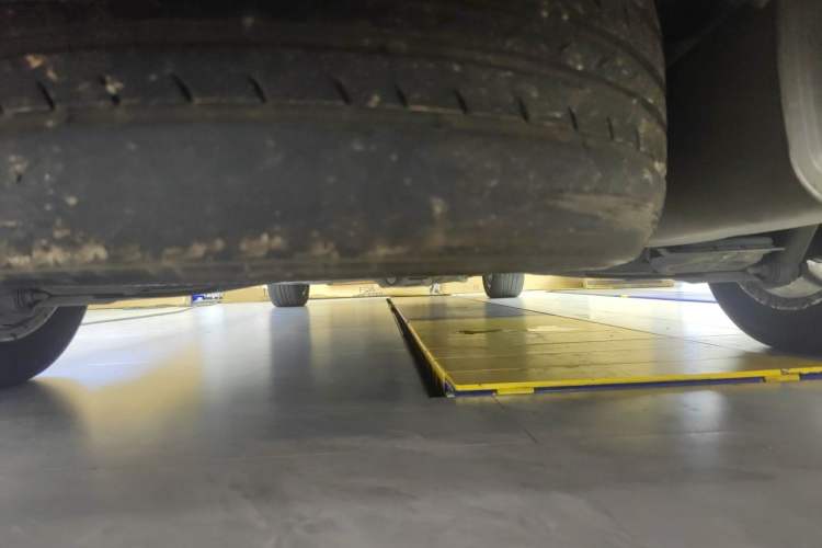 Used Mercedes-Benz V-Class 2019 V250 2.0T Standard Extended Middle East Chassis Rear
