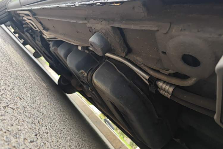 Used Mercedes-Benz V-Class  Chassis Rear Left