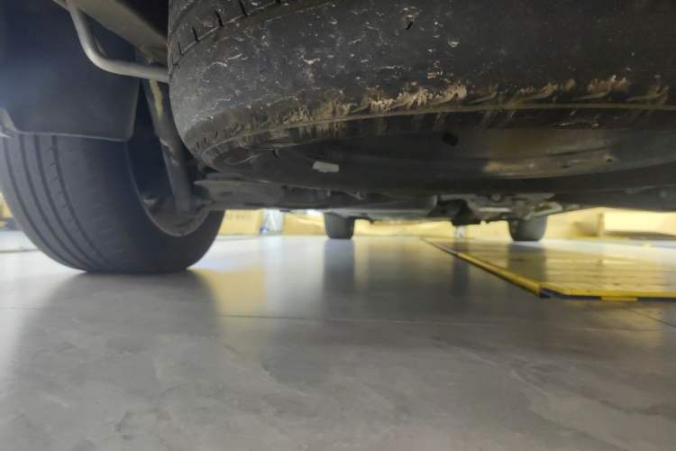Used Mercedes-Benz V-Class 2019 V250 2.0T Standard Extended Middle East Chassis Rear Left