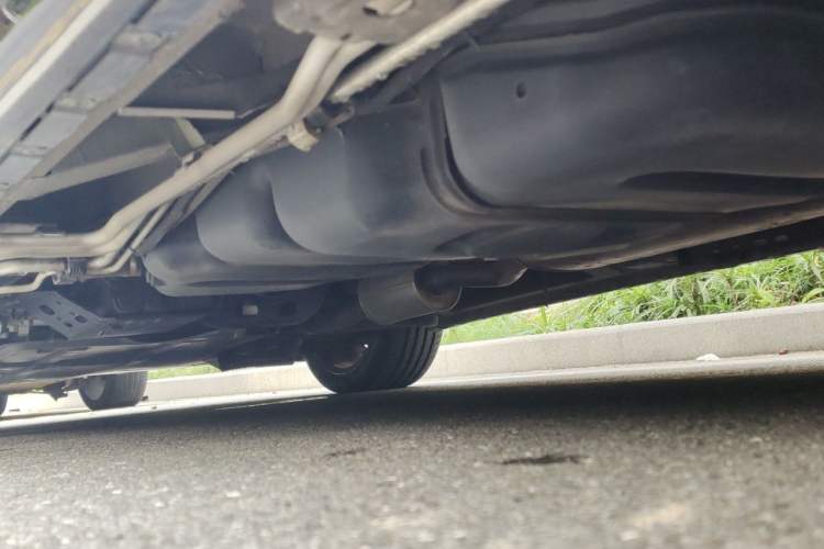 Used Mercedes-Benz V-Class  Chassis Rear Left