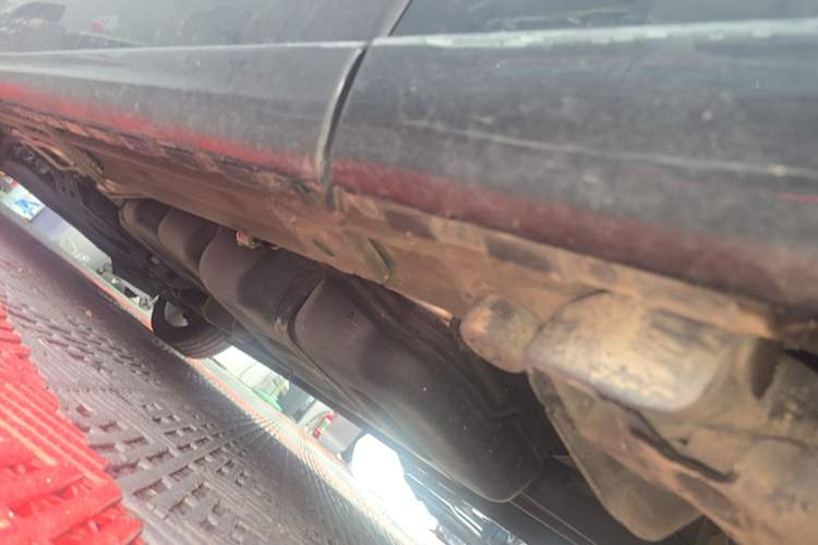 Used Mercedes-Benz V-Class  Chassis Rear Left