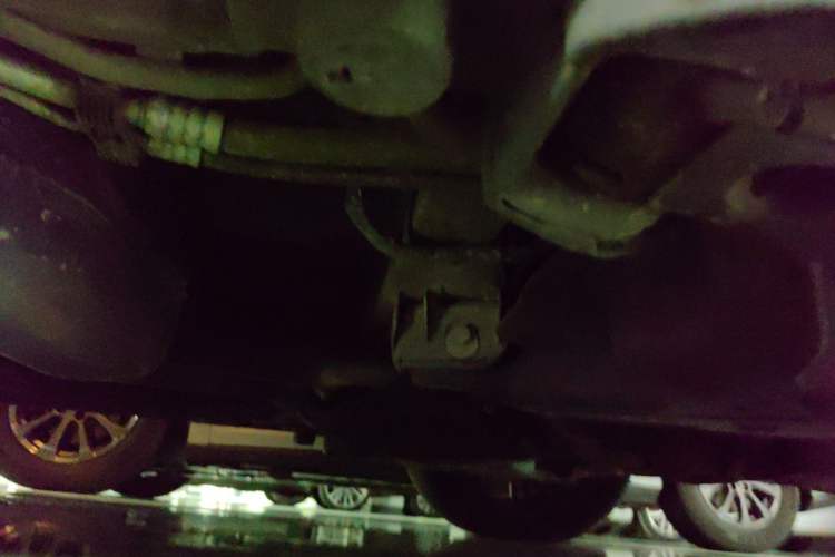 Used Mercedes-Benz V-Class  Chassis Rear Left