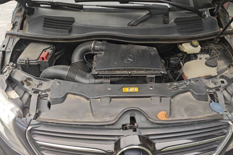 Used Mercedes-Benz V-Class  Engine Bay