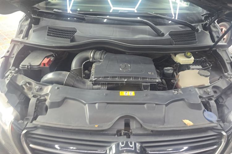 Used Mercedes-Benz V-Class  Engine Bay