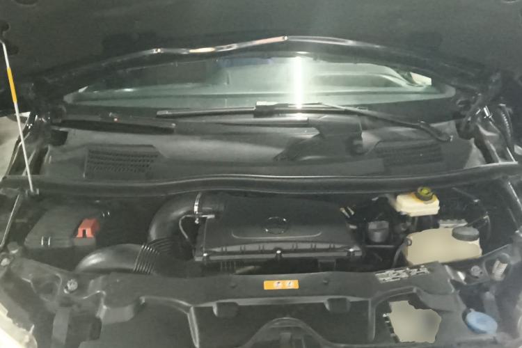 Used Mercedes-Benz V-Class  Engine Bay