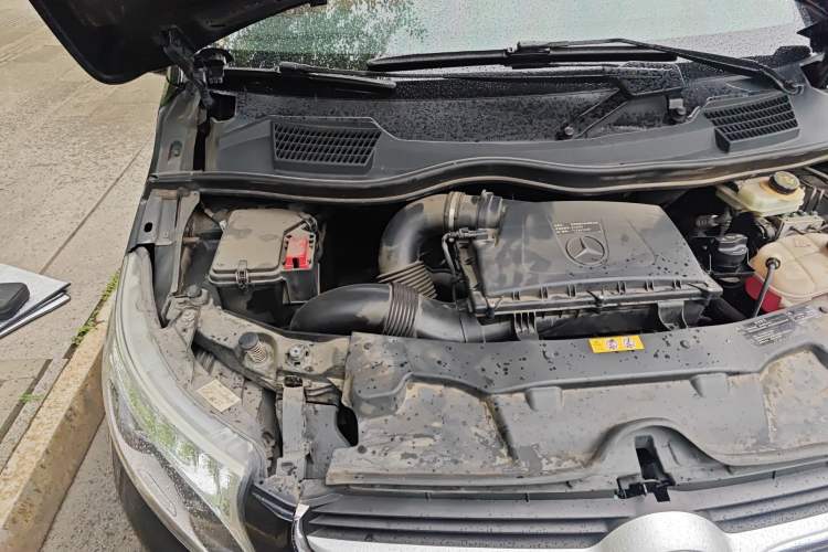 Used Mercedes-Benz V-Class  Engine Bay Right