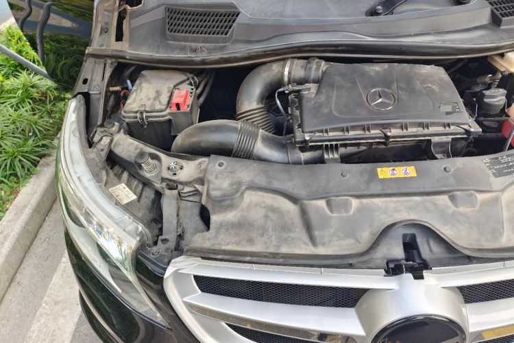 Used Mercedes-Benz V-Class  Engine Bay Right