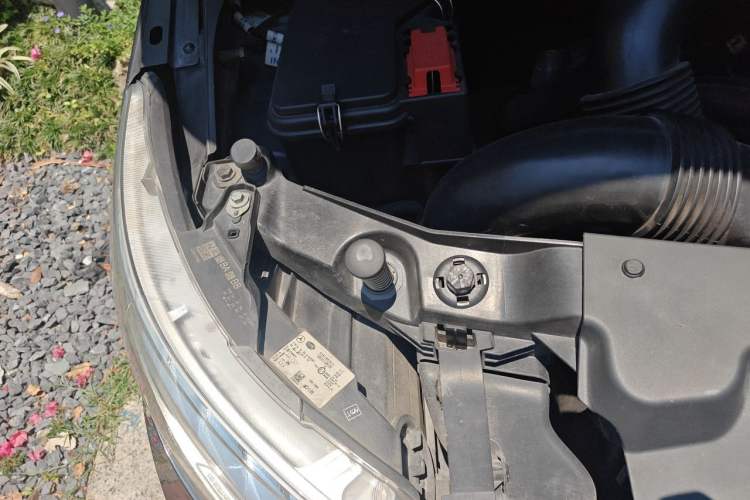 Used Mercedes-Benz V-Class  Engine Bay Right