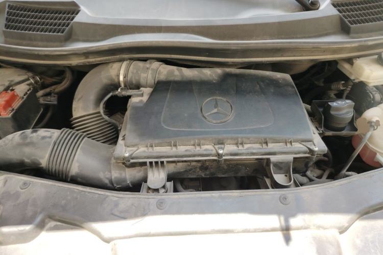 Used Mercedes-Benz V-Class 2019 V250 2.0T Standard Extended Middle East Engine Bay