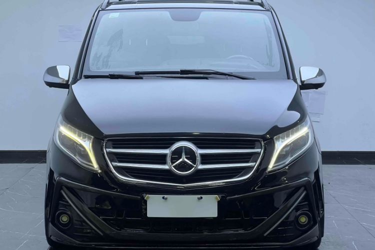 Used Mercedes-Benz V-Class  Exterior 2