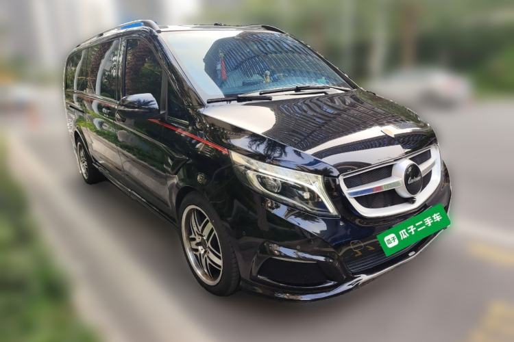 Used Mercedes-Benz V-Class  Front Right 45 Deg