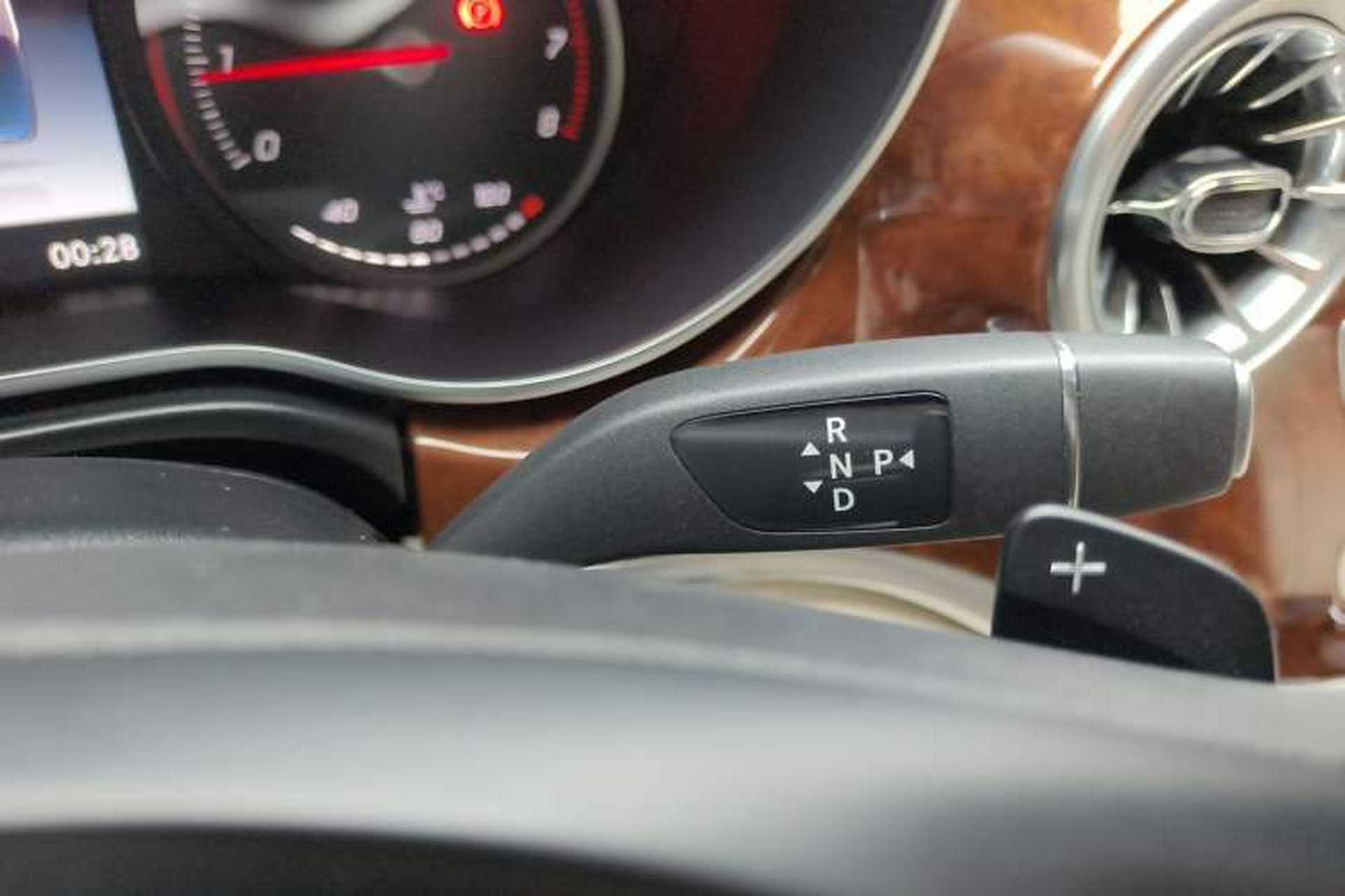 Used Mercedes-Benz V-Class 2019 V250 2.0T Standard Extended Middle East Gear Lever