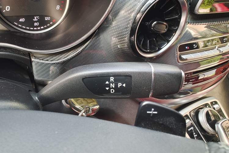 Used Mercedes-Benz V-Class  Gear Lever