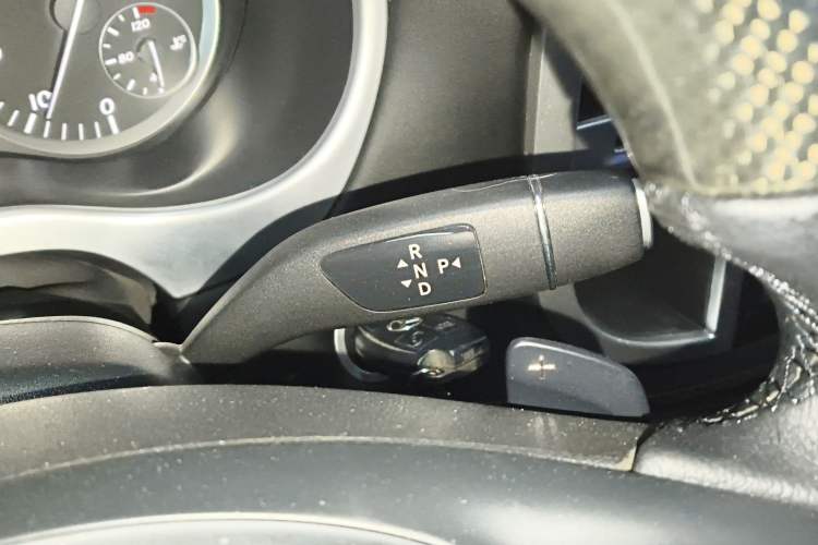 Used Mercedes-Benz V-Class  Gear Lever