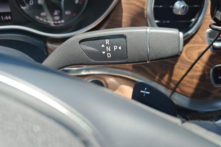 Used Mercedes-Benz V-Class  Gear Lever