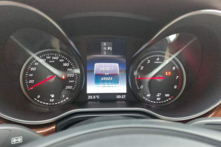 Used Mercedes-Benz V-Class 2019 V250 2.0T Standard Extended Middle East Instrument Cluster
