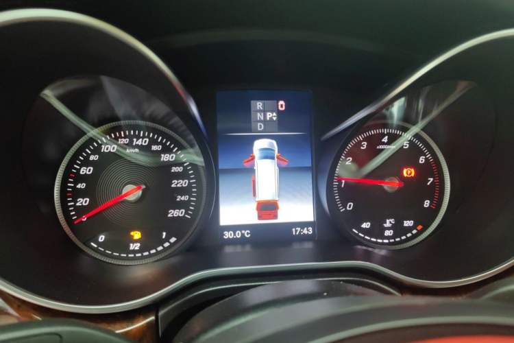 Used Mercedes-Benz V-Class 2019 V250 2.0T Standard Extended Middle East Instrument Cluster