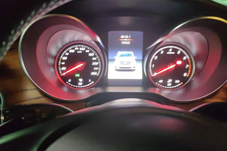 Used Mercedes-Benz V-Class  Instrument Cluster