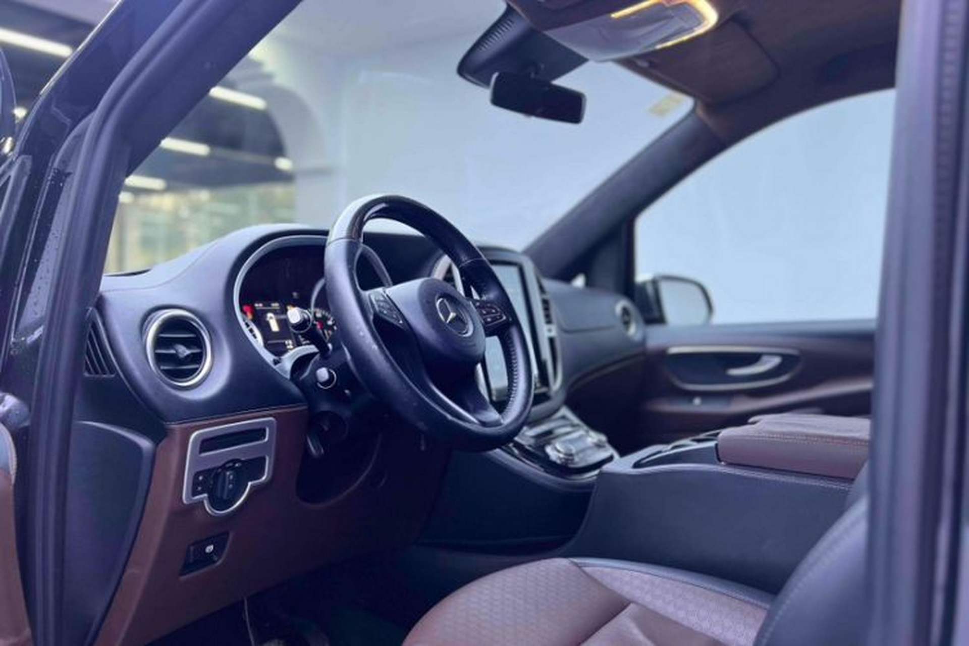 Used Mercedes-Benz V-Class  Interior 12