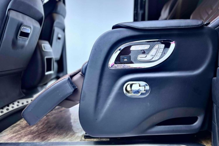 Used Mercedes-Benz V-Class  Interior 5