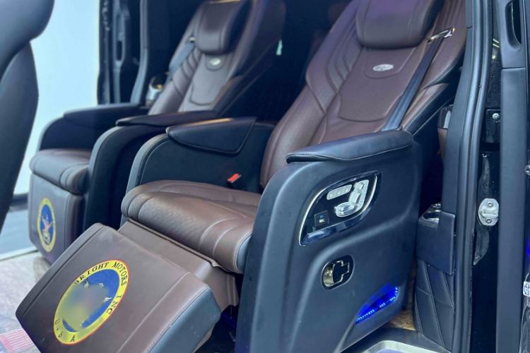 Used Mercedes-Benz V-Class  Interior 6