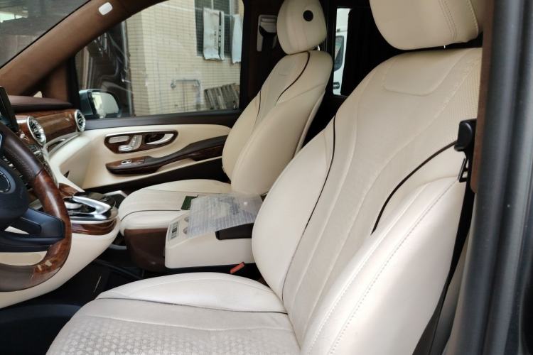 Used Mercedes-Benz V-Class 2019 V250 2.0T Standard Extended Middle East Left Front Seat