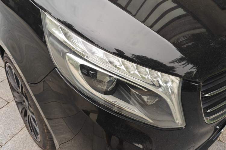 Used Mercedes-Benz V-Class  Right Front Headlight