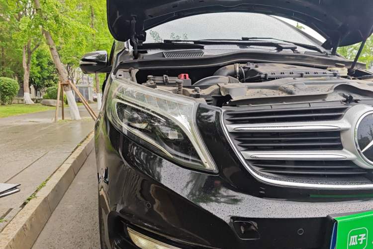 Used Mercedes-Benz V-Class  Right Front Headlight