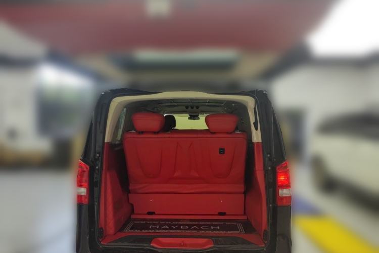 Used Mercedes-Benz V-Class 2019 V250 2.0T Standard Extended Middle East Trunk