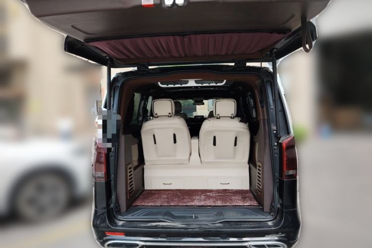 Used Mercedes-Benz V-Class 2019 V250 2.0T Standard Extended Middle East Trunk