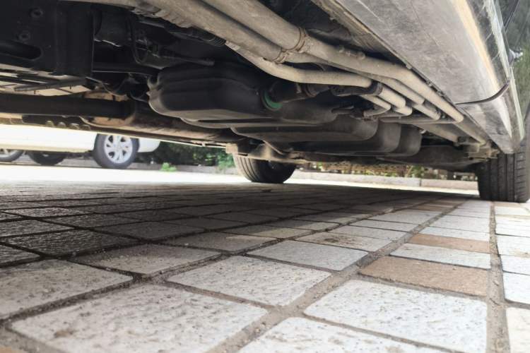 Used Mercedes-Benz V-Class  Chassis Front Left
