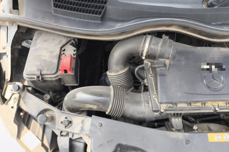 Used Mercedes-Benz V-Class  Engine Bay Right