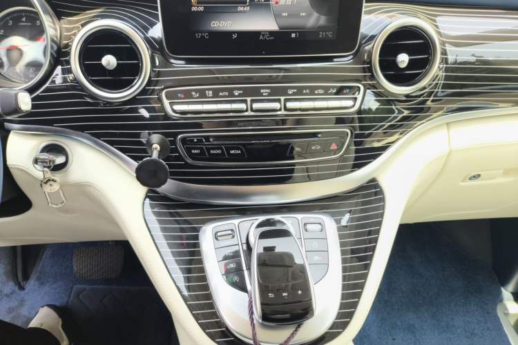 Used Mercedes-Benz V-Class  Gear Lever