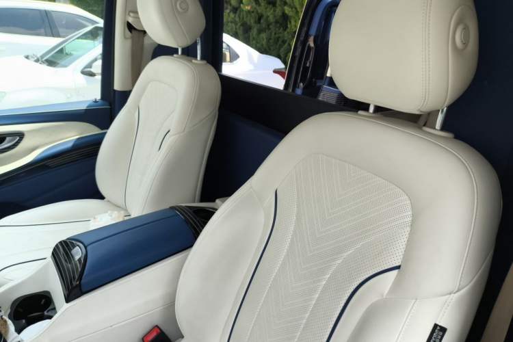 Used Mercedes-Benz V-Class  Left Front Seat