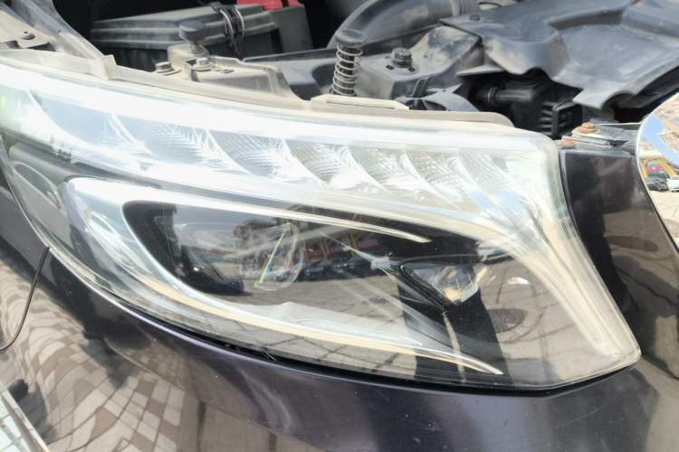 Used Mercedes-Benz V-Class  Right Front Headlight