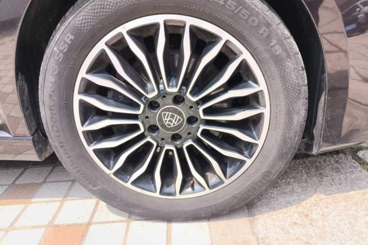 Used Mercedes-Benz V-Class  Right Front Wheel Hub