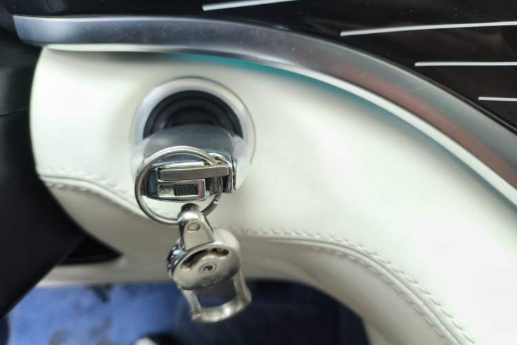 Used Mercedes-Benz V-Class  Vehicle Key