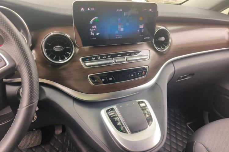 Used Mercedes-Benz V-Class 2020 V 260 Prestige Edition Audio And AC Panel