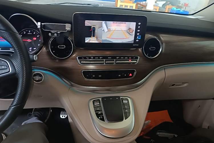 Used Mercedes-Benz V-Class 2020 V 260 L Long-wheelbase Luxury Edition Audio And AC Panel