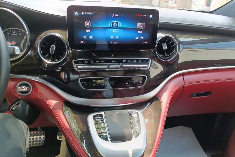 Used Mercedes-Benz V-Class 2020 V 260 L Long-wheelbase Luxury Edition Audio And AC Panel