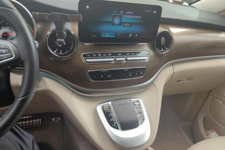 Used Mercedes-Benz V-Class 2020 V 260 Prestige Edition Audio And AC Panel