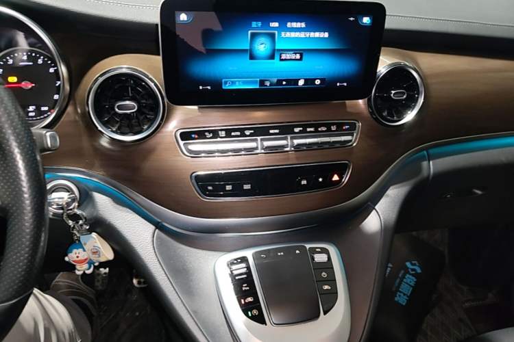 Used Mercedes-Benz V-Class 2020 V 260 Prestige Edition Audio And AC Panel
