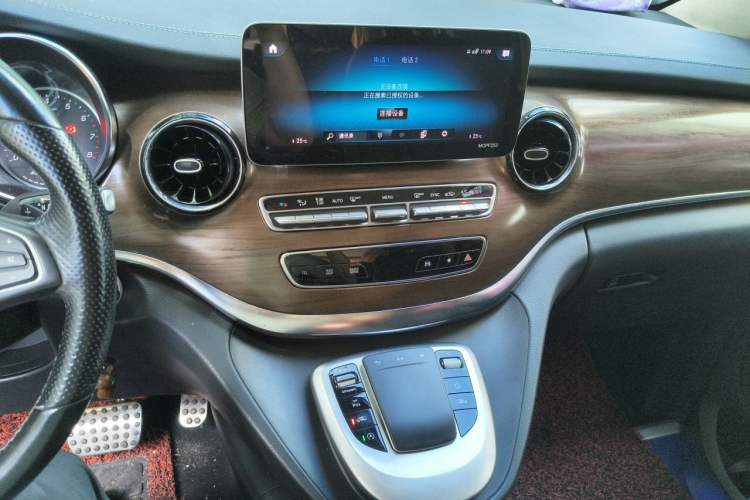 Used Mercedes-Benz V-Class 2020 V 260 L Long-wheelbase Luxury Edition Audio And AC Panel